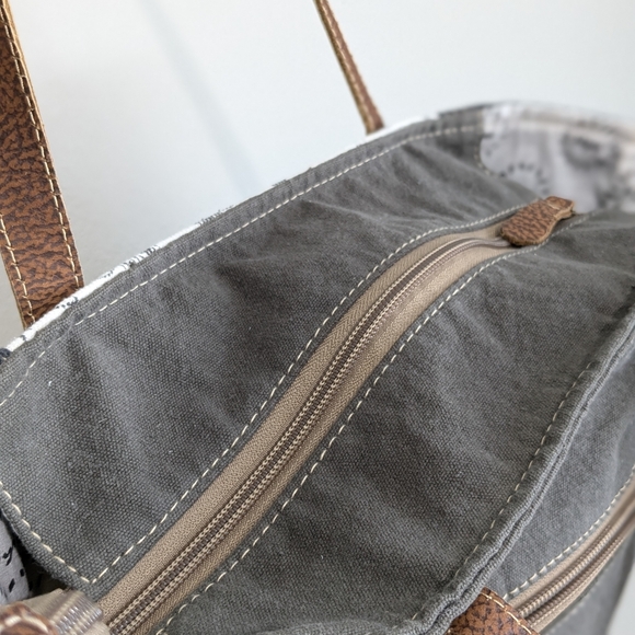 Myra Bag Canvas Floral Print Paisley Key Fob Large Tote Bag - Picture 13 of 16